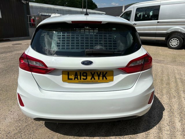 Ford Fiesta Van White #5