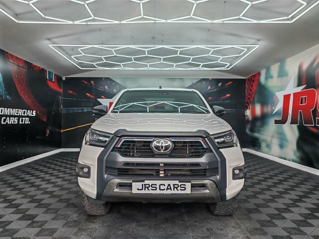 Toyota HILUX Hi-luxury Invincible X D-4d 4Wd Double Cab 4Wd  #2