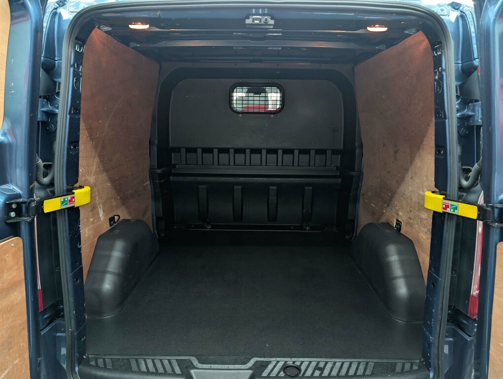 Ford Transit Custom 320 Limited Edition BT18VPA #5