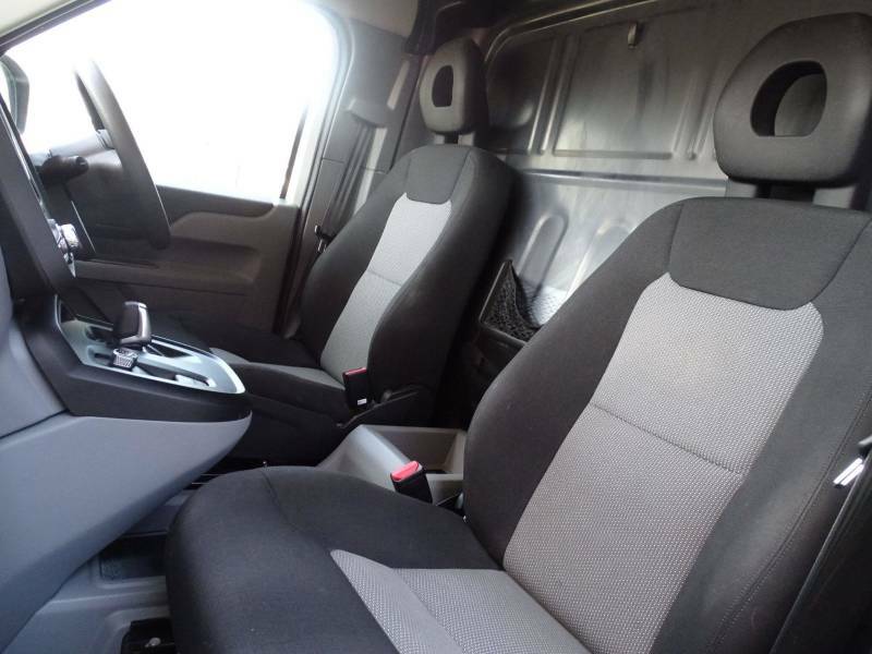 LEVC VN5 Mpv White #17