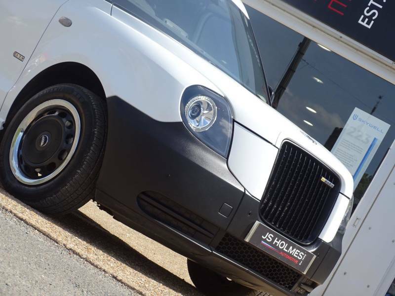 LEVC VN5 Mpv White #22