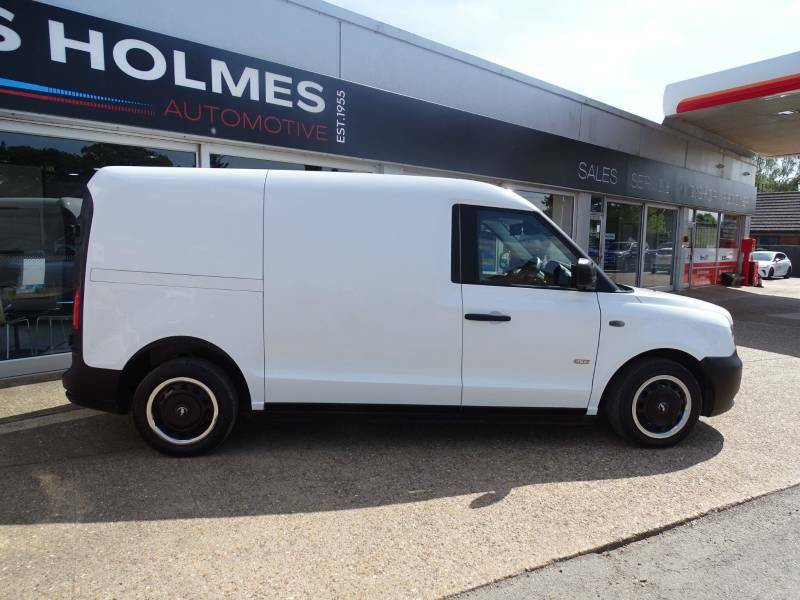 LEVC VN5 Mpv White #11