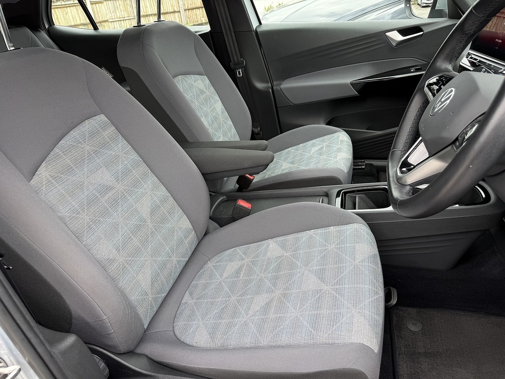 Volkswagen ID.3 Pro Performance 58Kwh Life Hatchback ND72JUE Silver #2