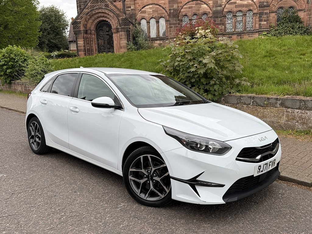 Kia Ceed 1.5 T-gdi 3 Hatchback Euro 6 S White