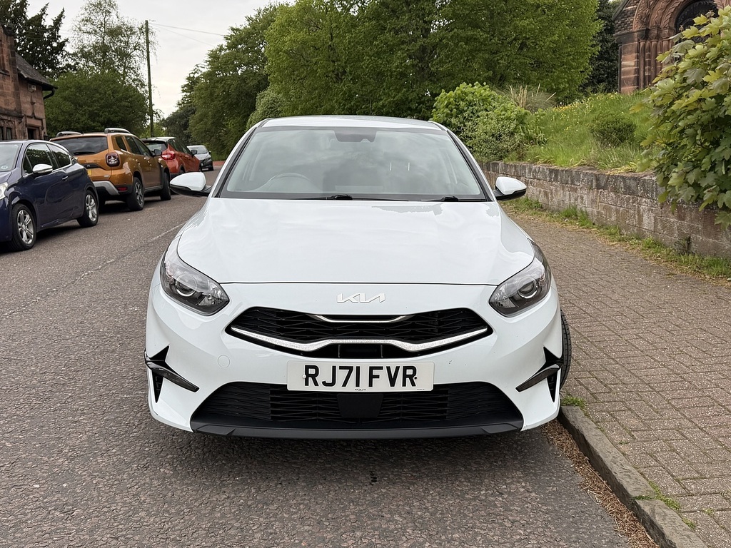 Kia Ceed 1.5 T-gdi 3 Hatchback Euro 6 S RJ71FVR White #3