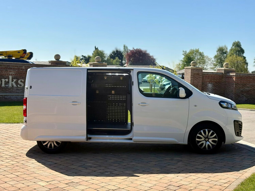Vauxhall Vivaro Diesel DV20UDZ #6