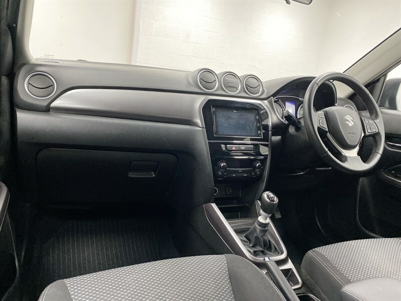 Suzuki Vitara 1.4 Boosterjet 48V Hybrid Sz-t AU23FUV Black #2