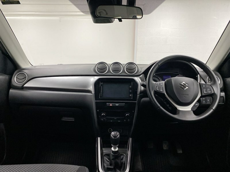 Suzuki Vitara 1.4 Boosterjet 48V Hybrid Sz-t AU23FUV Black #4