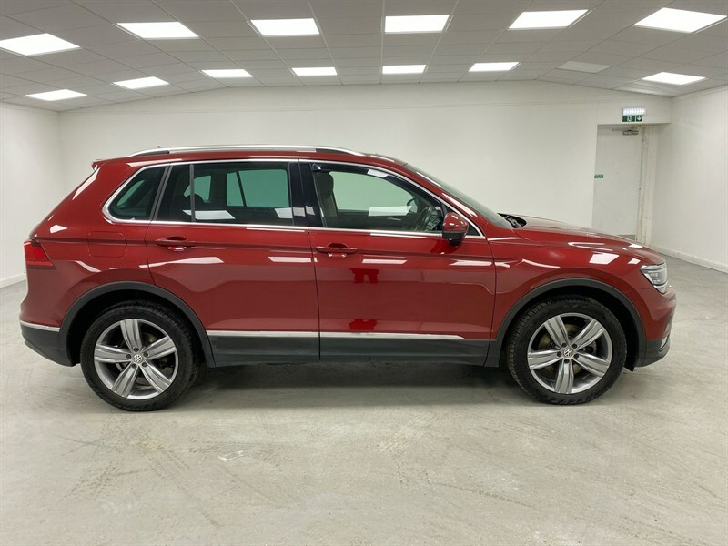 Volkswagen Tiguan 2.0 Tdi 190 4Motion Sel Dsg VE18THV Red #5