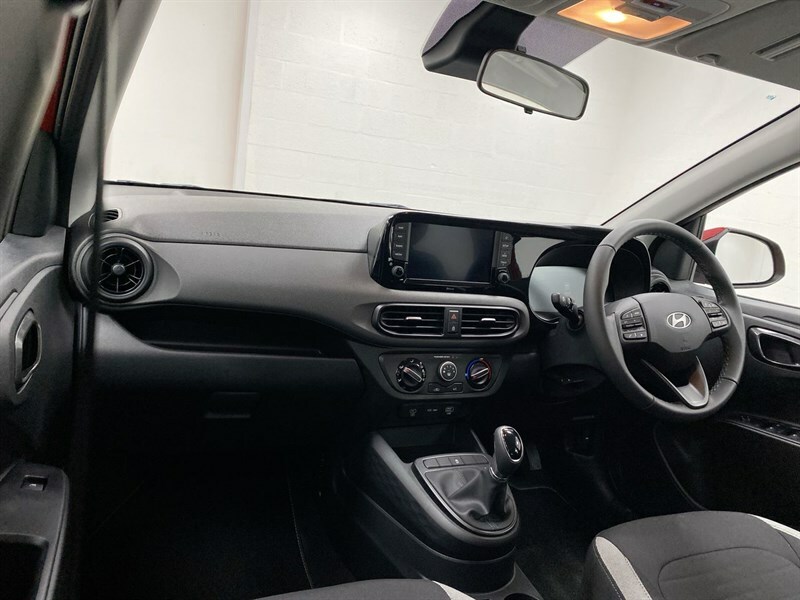 Hyundai I10 1.0 63 Advance Nav DN26XWD Red #2