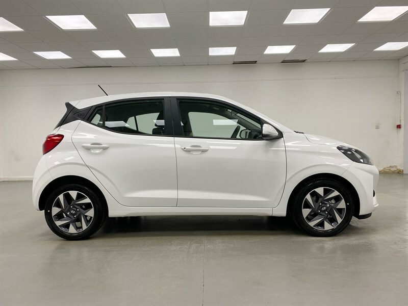 Hyundai I10 1.0 63 Advance Nav DS26MVL White #5