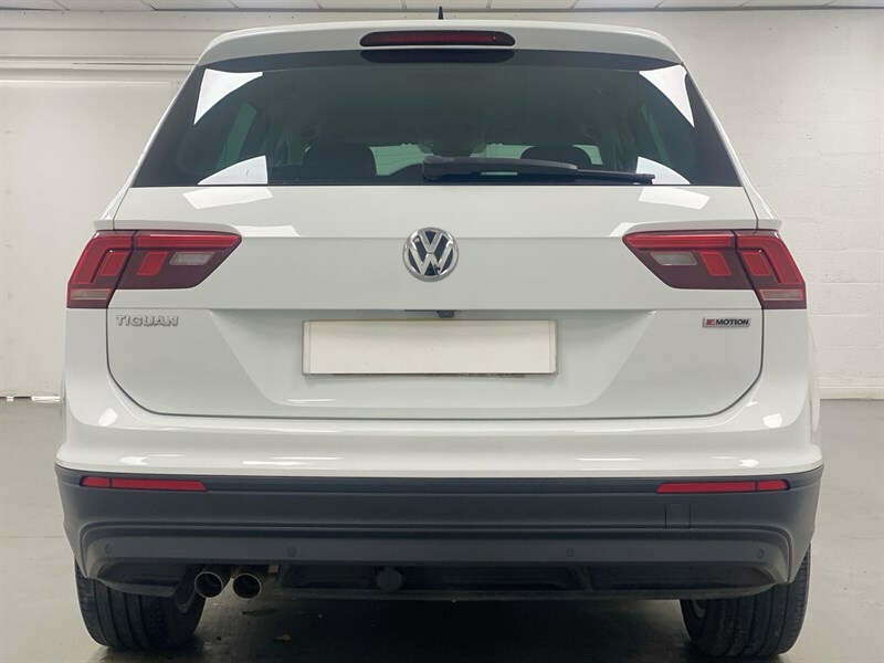 Volkswagen Tiguan 2.0 Tdi 150 4Motion Match Dsg D21DSM White #5