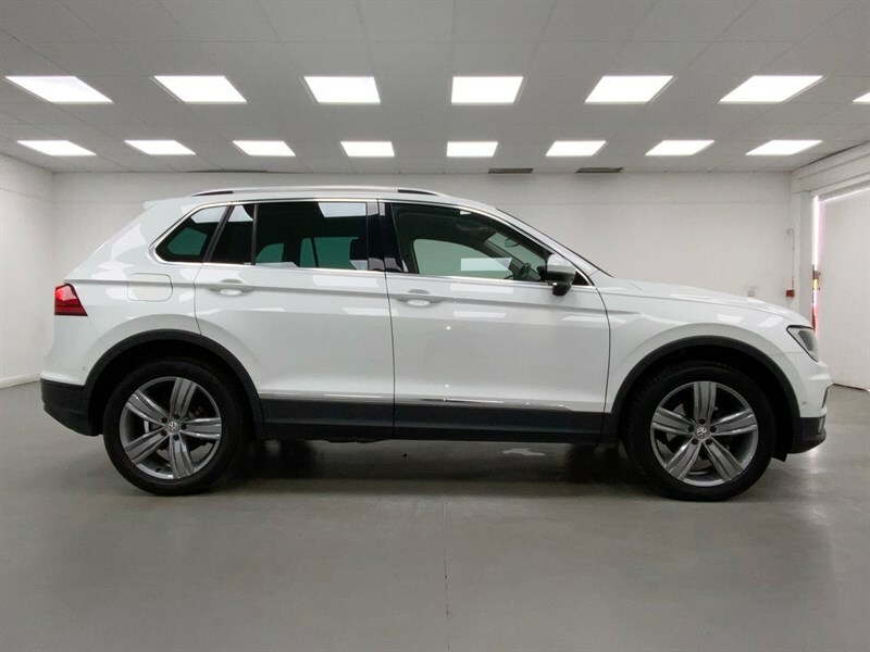 Volkswagen Tiguan 2.0 Tdi 150 4Motion Match Dsg D21DSM White #3