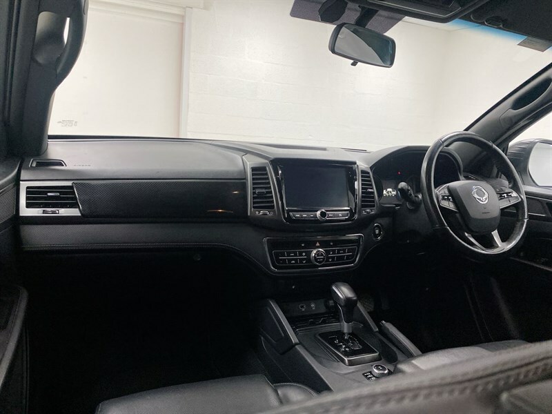 SsangYong Musso Double Cab Pick Up Saracen White #2