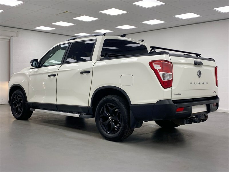 SsangYong Musso Double Cab Pick Up Saracen White #3