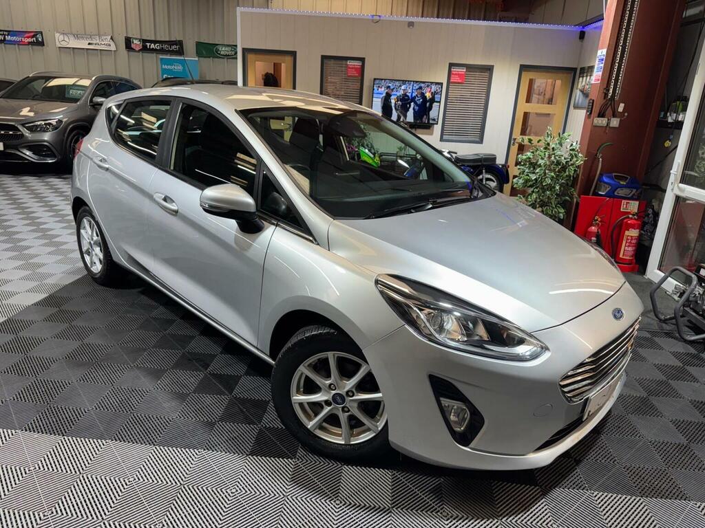 Ford Fiesta Hatchback 1.0T Ecoboost Zetec Euro 6 Ss 20 Silver