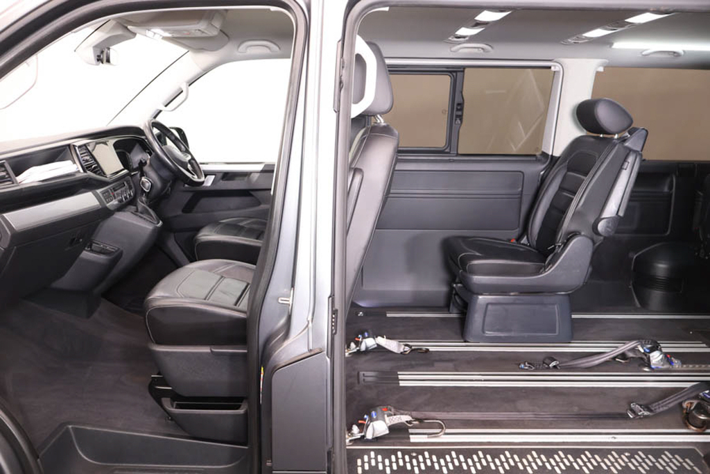 Volkswagen Caravelle Caravelle T6.1 Se 2.0 Tdi Dsg 204 Lwb Grey #5