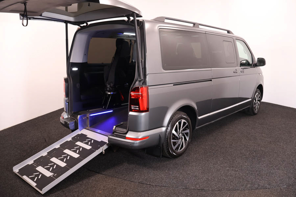 Volkswagen Caravelle Caravelle T6.1 Se 2.0 Tdi Dsg 204 Lwb Grey #2