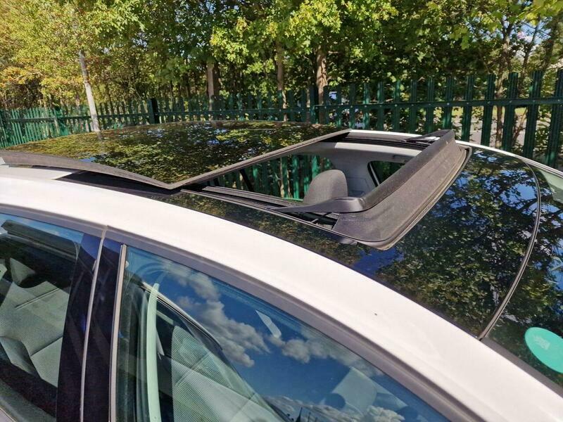 Volkswagen Golf 1.4 Tsi Bluemotion Tech GK65XNY White #3