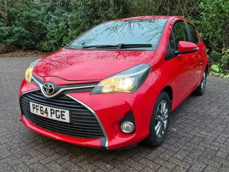 Toyota Yaris 1.0 Vvt-i Icon Euro Red