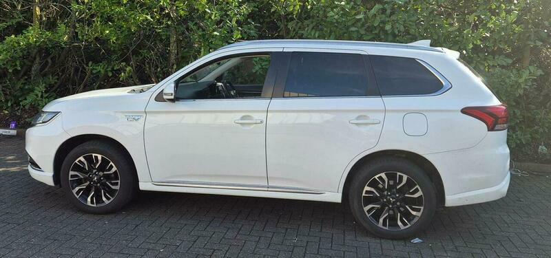 Mitsubishi Outlander 2.0H 12Kwh Gx3h Cvt KW16EUV White #2