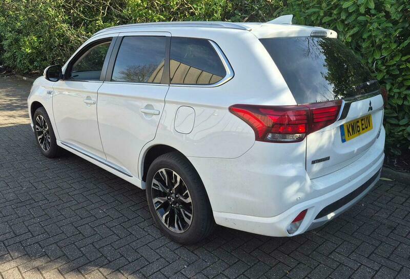 Mitsubishi Outlander 2.0H 12Kwh Gx3h Cvt KW16EUV White #5