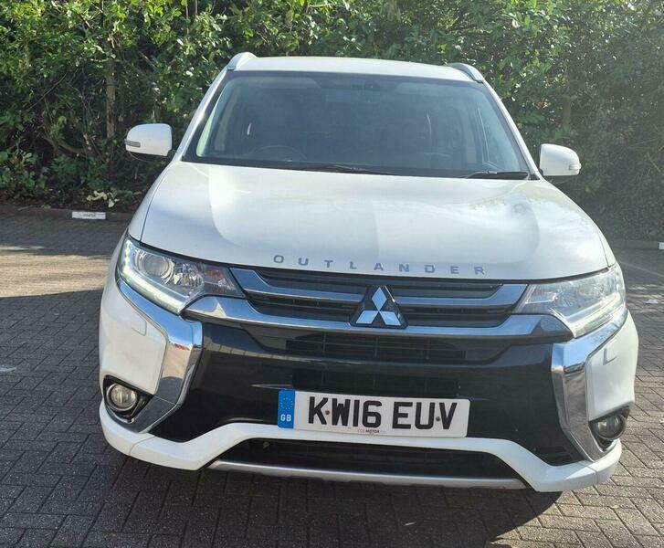 Mitsubishi Outlander 2.0H 12Kwh Gx3h Cvt KW16EUV White #4
