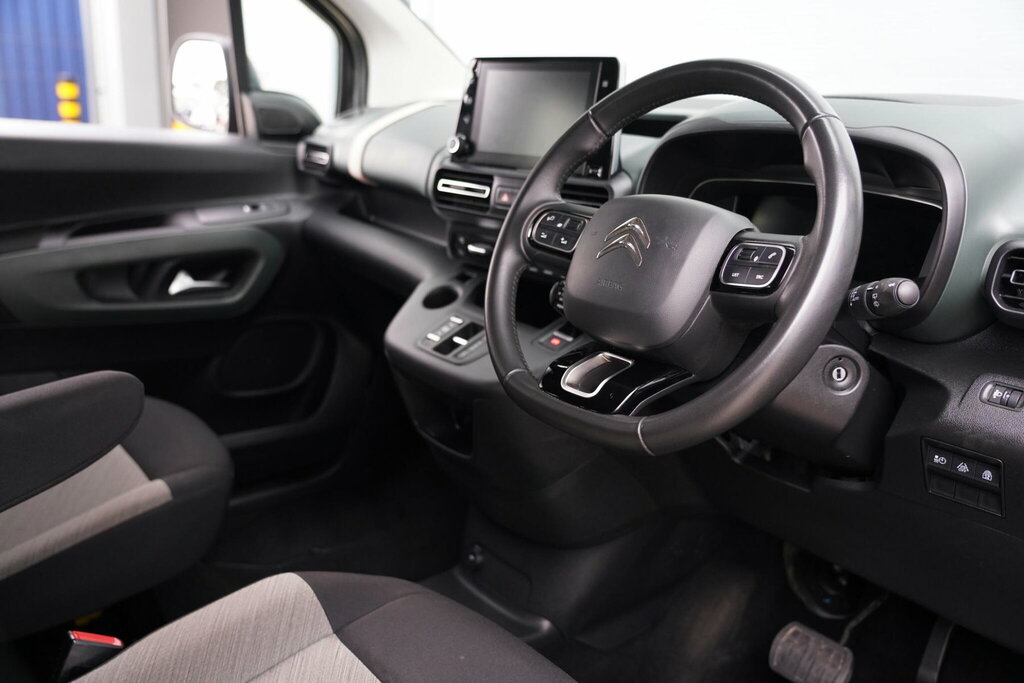 Citroen e-Berlingo 50Kwh Flair Xtr M 7.4Kw Charger NU22UFR Grey #2