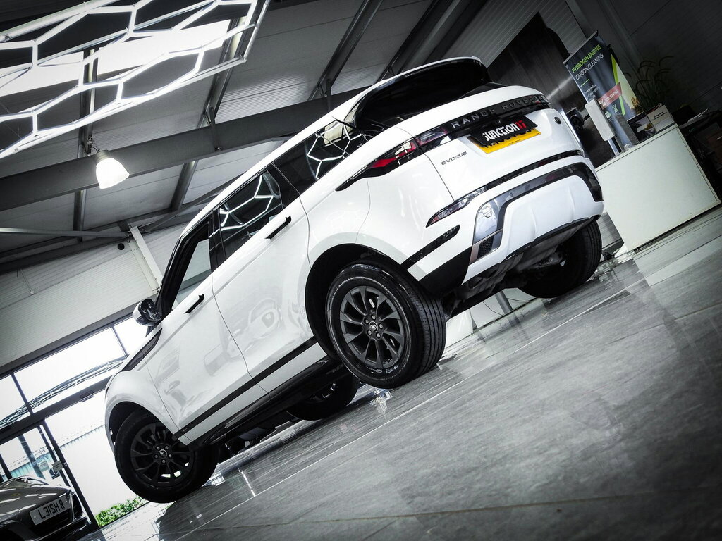 Land Rover Range Rover Evoque 2.0 D150 R-dynamic Fwd Euro 6 Ss MM69FEJ White #4