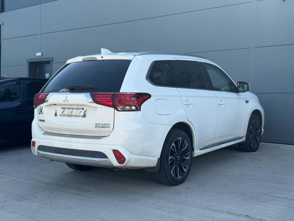 Mitsubishi Outlander 2.0H 12Kwh 4H Cvt 4Wd Euro 6 Ss X22JGW #3