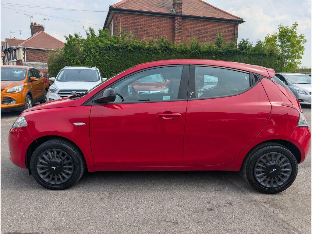 Chrysler Ypsilon 1.2 Silver Euro 6 Red #3