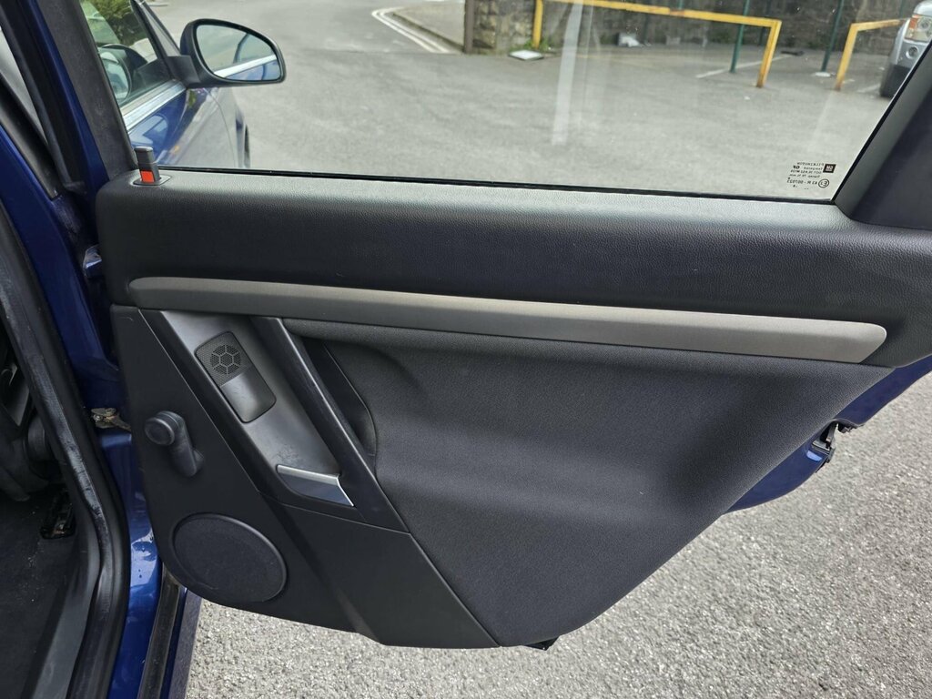 Vauxhall Vectra 1.9 Cdti Exclusiv Blue #10