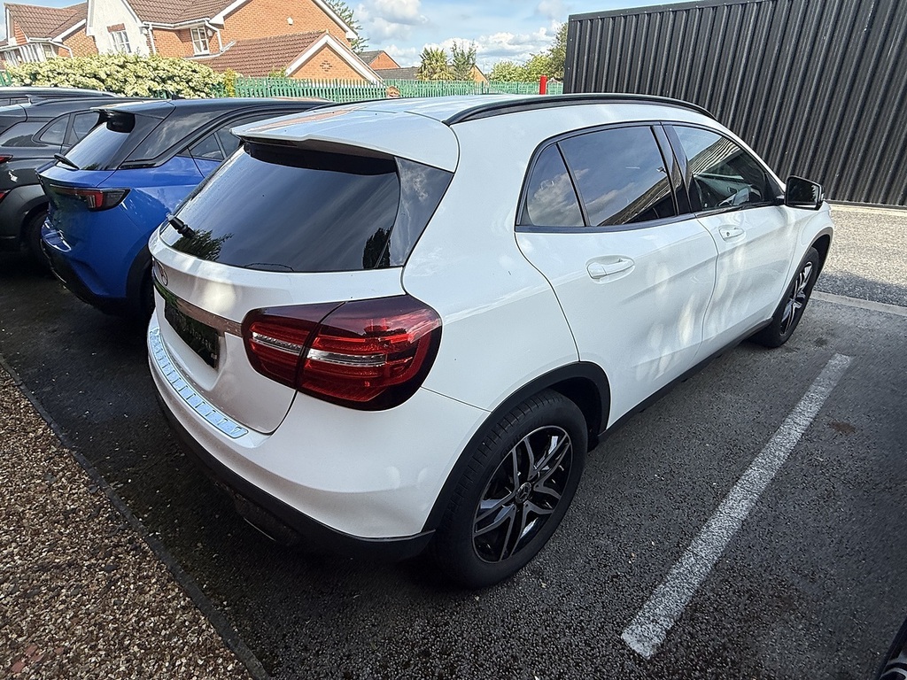 Mercedes-Benz GLA Class Gla180 Urban Edition DX68OTL White #3