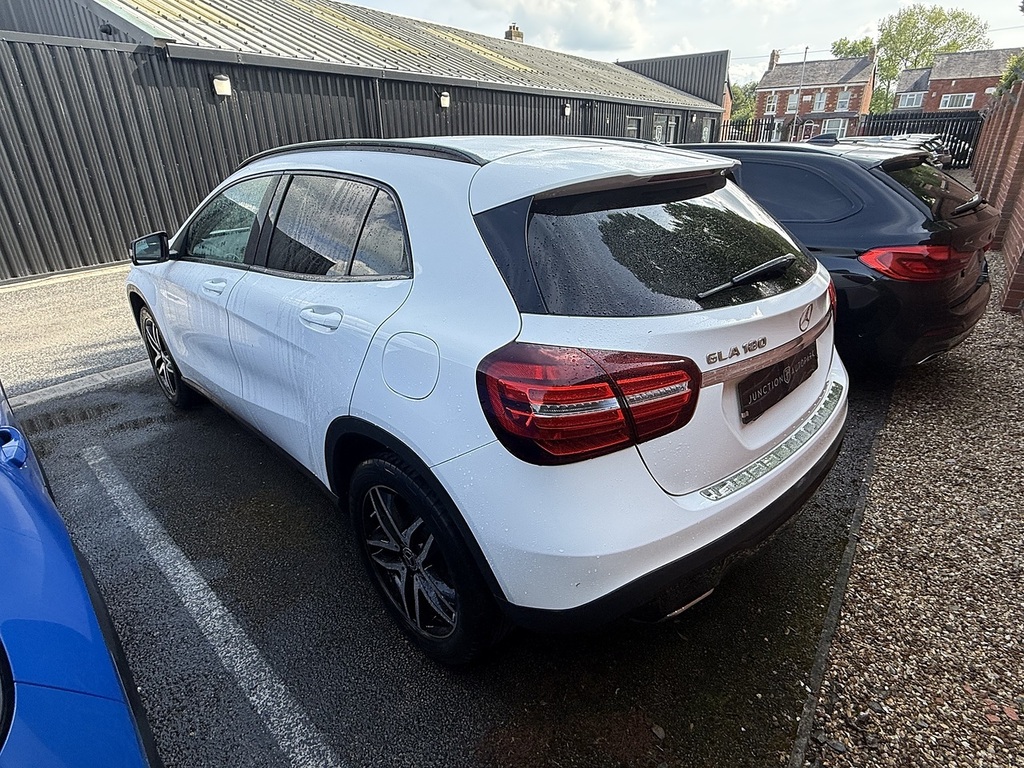 Mercedes-Benz GLA Class Gla180 Urban Edition DX68OTL White #4