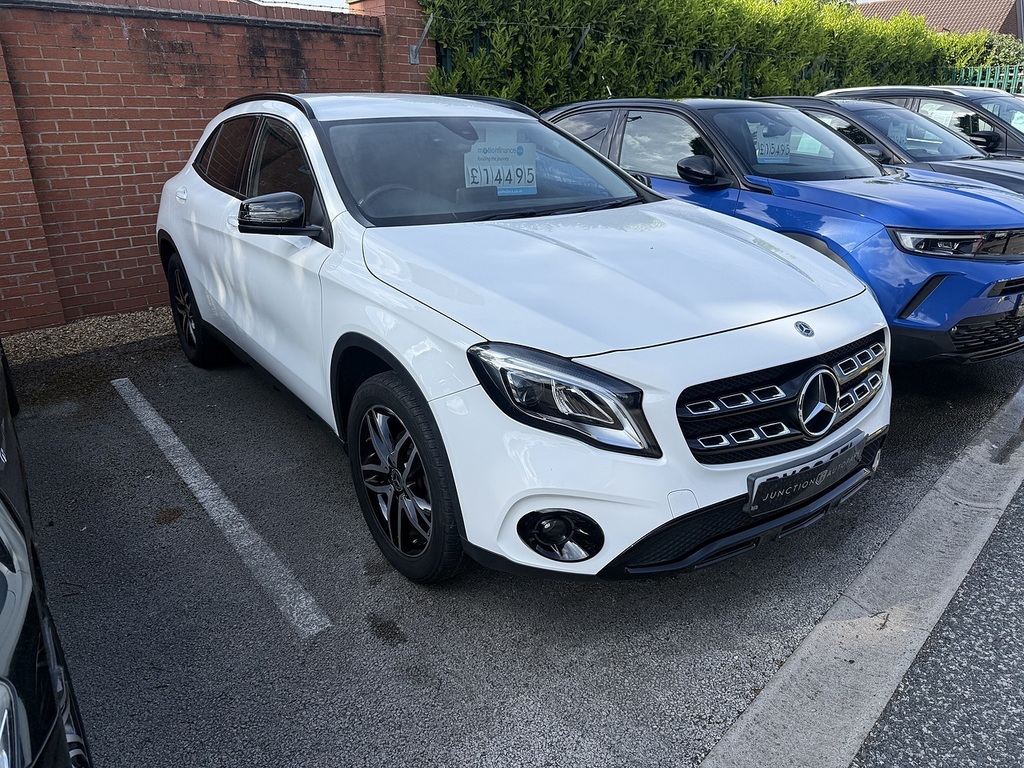 Mercedes-Benz GLA Class Gla180 Urban Edition DX68OTL White #2