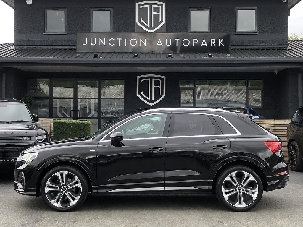 Audi Q3 Tfsi S Line CX69LMM Black #4