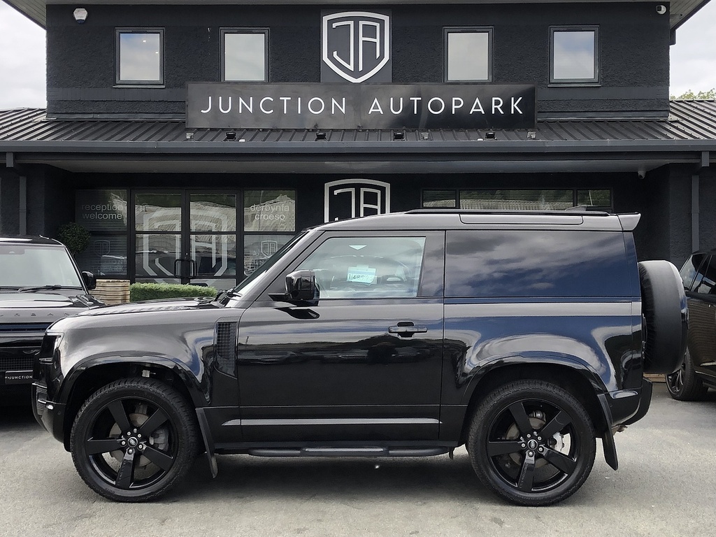 Land Rover Defender 90 D250 Mhev V20LHC Black #4