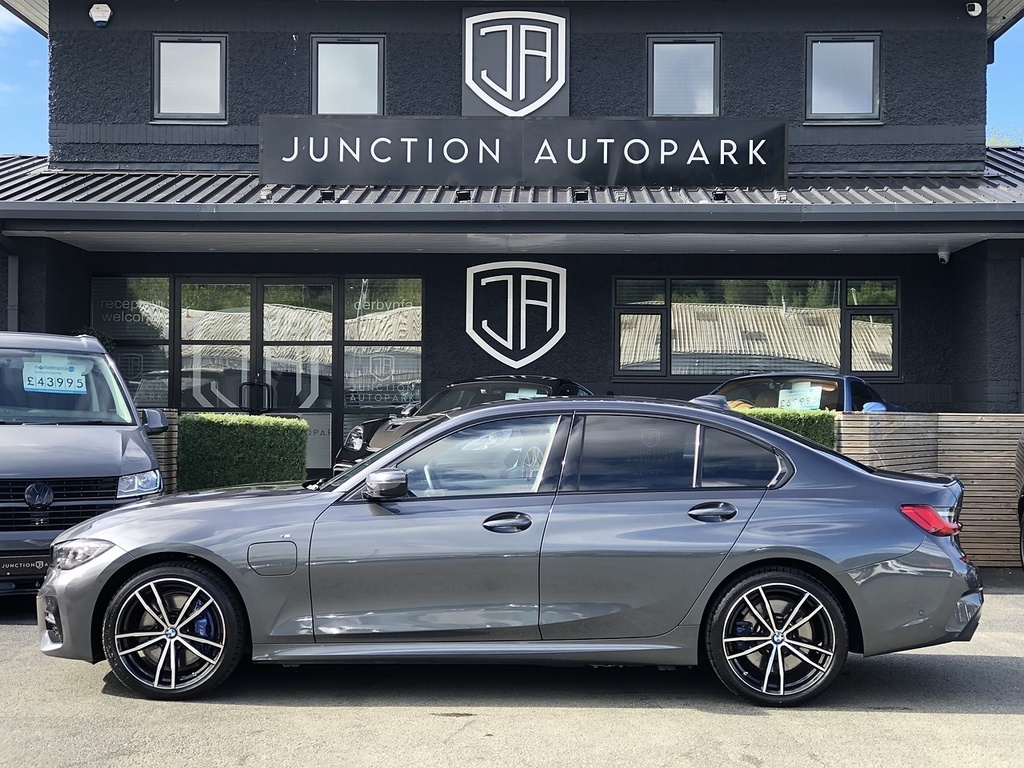 BMW 3 Series 330E M Sport YC21PJE Grey #4
