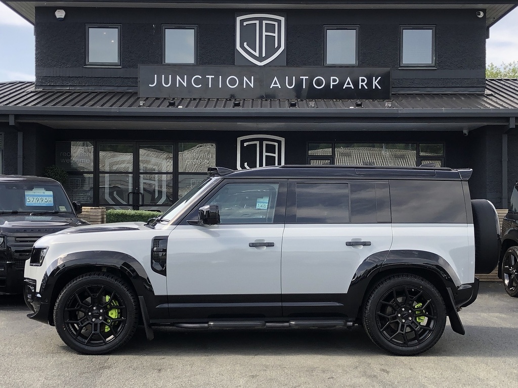 Land Rover Defender 110 D300 Mhev Hse YA21GOP Silver #4