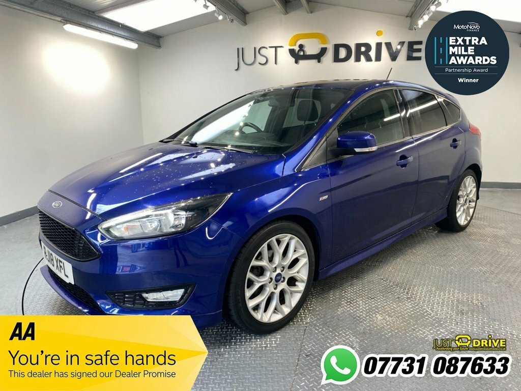Ford Focus 1L St-line Blue