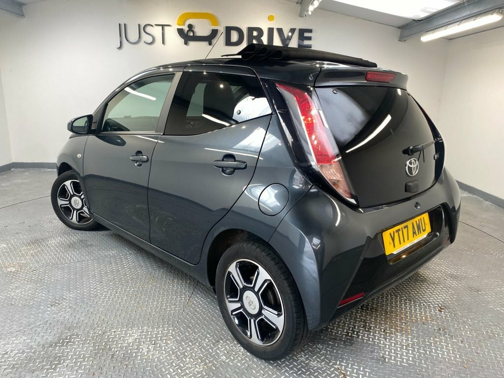 Toyota Aygo 1L X-clusiv3 YT17AWU Grey #3