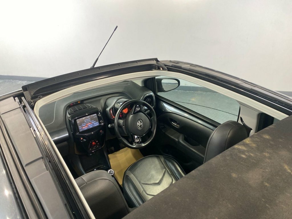 Toyota Aygo 1L X-clusiv3 YT17AWU Grey #4