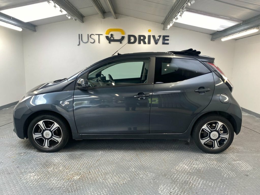 Toyota Aygo 1L X-clusiv3 YT17AWU Grey #2