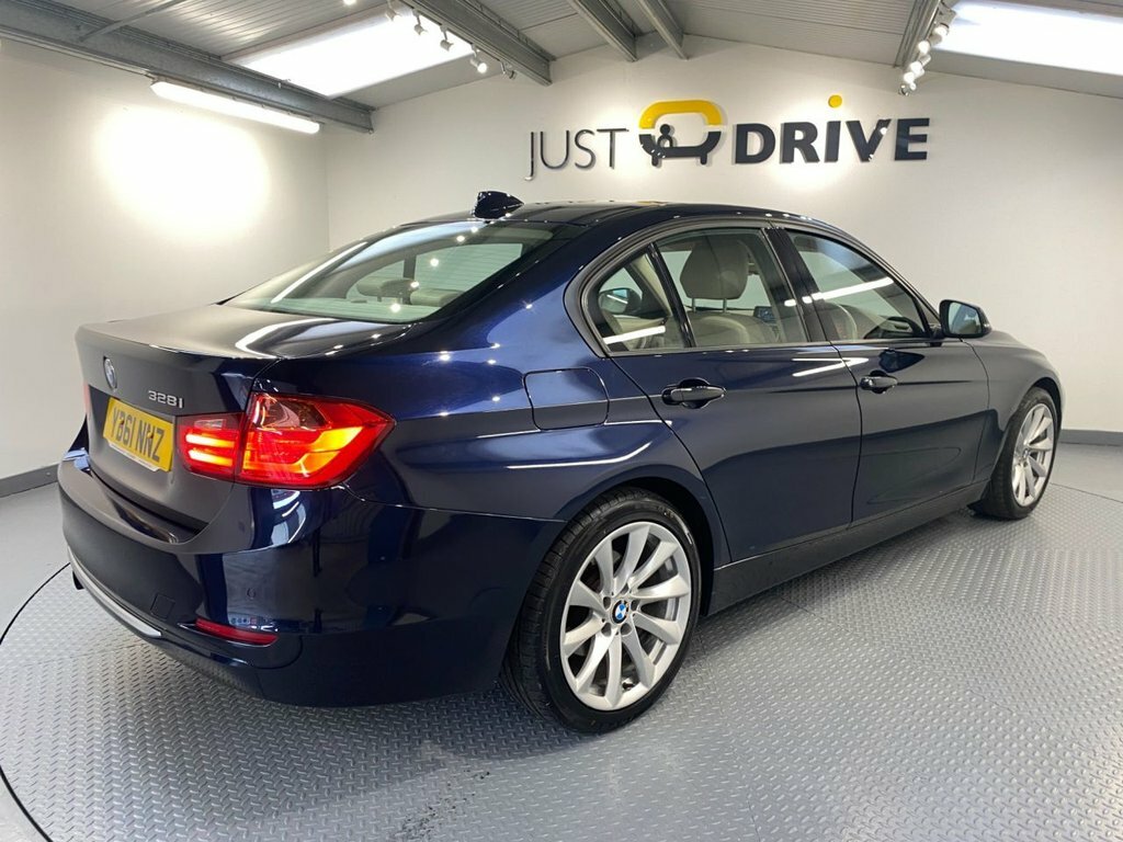 BMW 3 Series Saloon YB61NNZ Blue #5