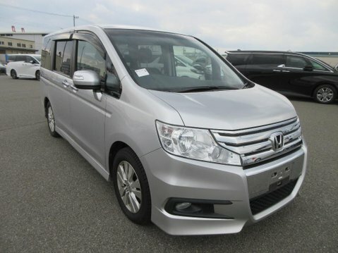 Honda StepWagon Z Rk5 Silver