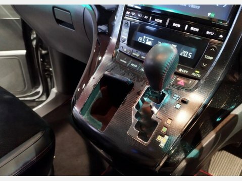 Toyota Alphard Mpv White #13