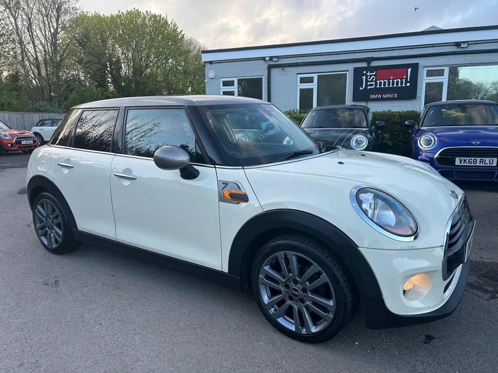Mini Hatch 1.5 Cooper Seven White