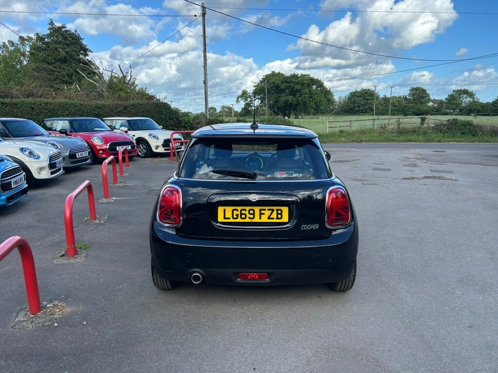 Mini Hatch 1.5 Cooper Classic II LG69FZB Black #4