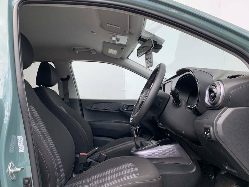 Hyundai I10 1.2 79 Premium Nav - 2025 25 EN25NVW Green #2