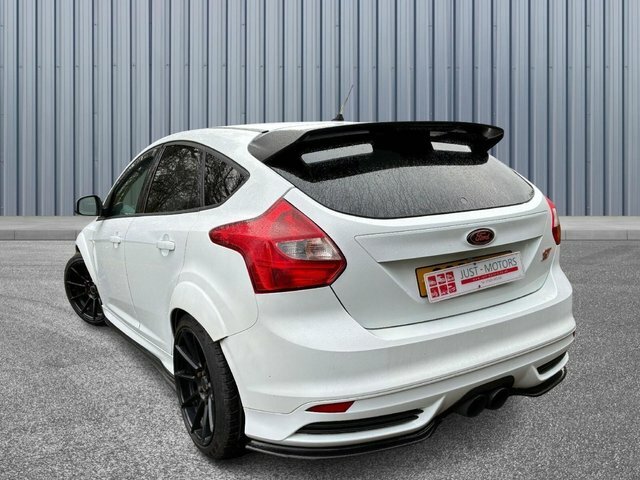 Ford Focus 2.0T Ecoboost St-2 Euro 5 S S White #4